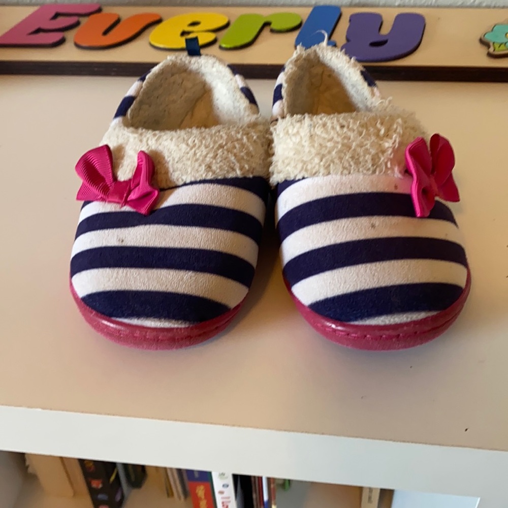 Size 7-8 house shoes